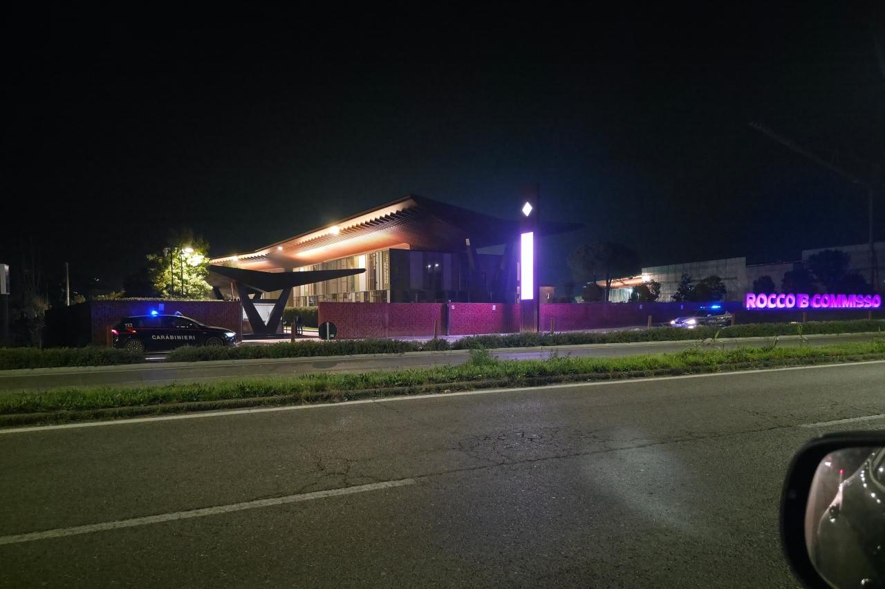 Petardi lanciati dentro il Viola Park. Indagini in corso dei Carabinieri