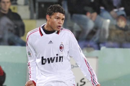 Romano: «La Fiorentina ha chiamato Thiago Silva, ma il brasiliano non tornerà in Italia»