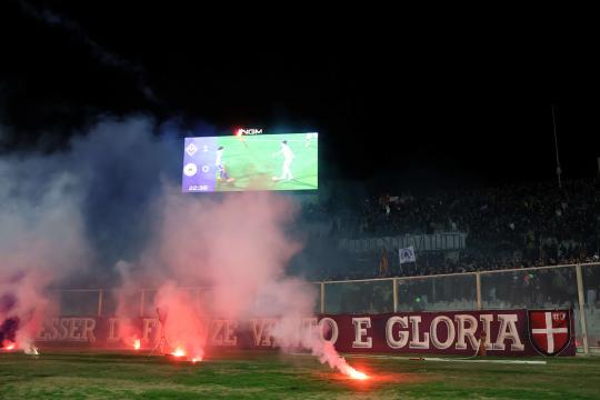 Fiorentina-Udinese, la protesta della Fiesole: cori, striscioni e fumogeni: «Vergognatevi tutti»