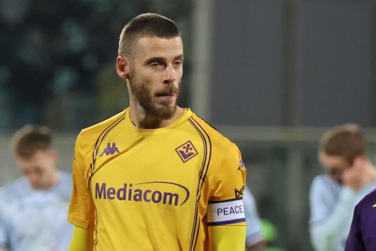 Fascia da capitano a De Gea: la scelta è stata di Vanoli e non del club