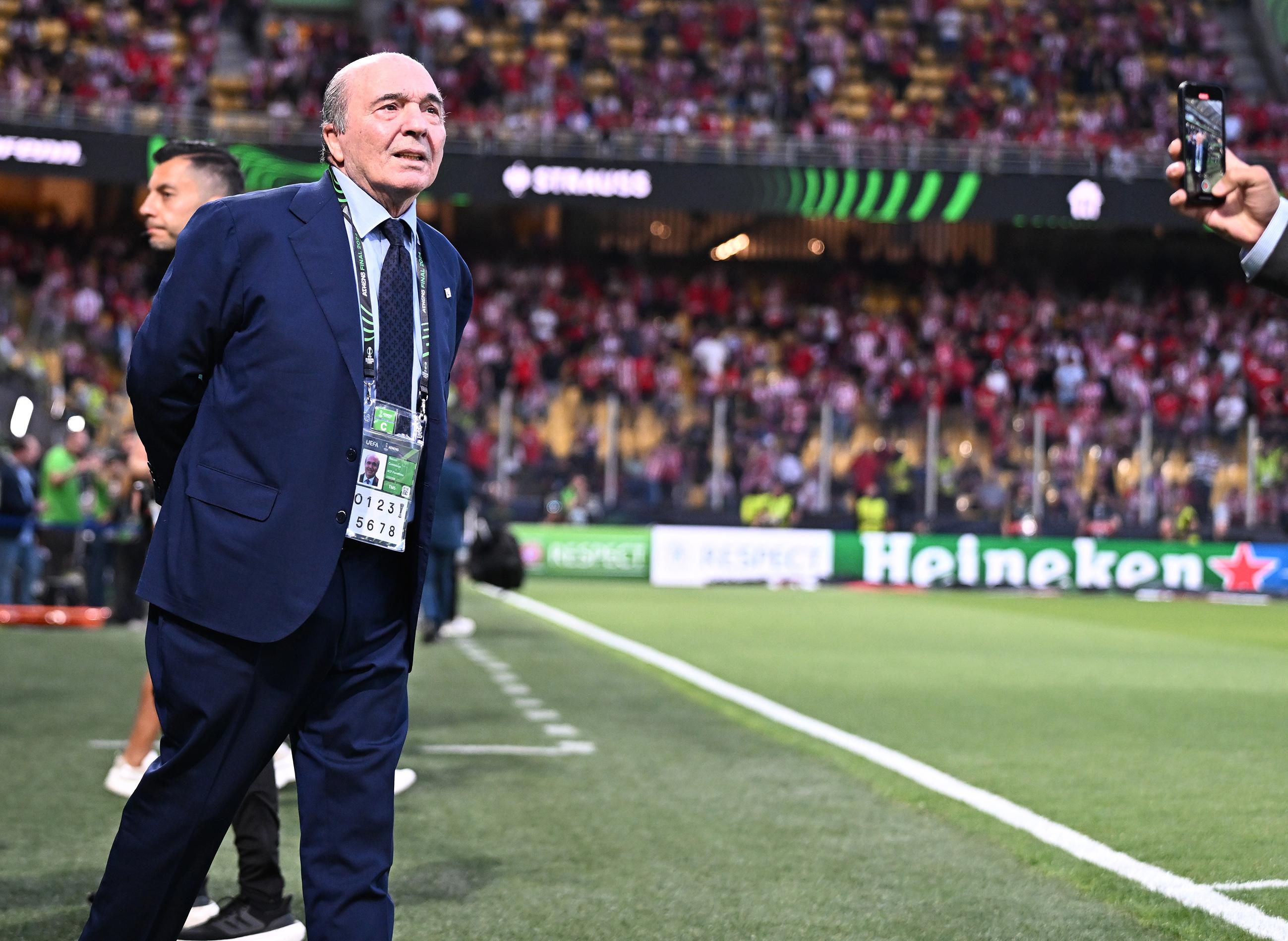 La nota dei New York Cosmos: «Leader appassionato, ha dedicato la sua vita al calcio»