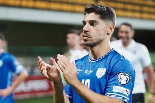 La Nazione - Solomon, la partenità e l'approdo a Firenze. E alcuni tifosi gli danno il benvenuto via social