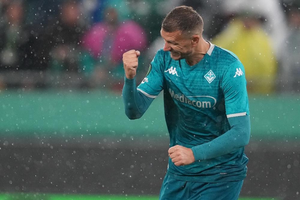 Dzeko: «Amo troppo il calcio. Questo sentimento non è cambiato nemmeno negli ultimi mesi a Firenze»