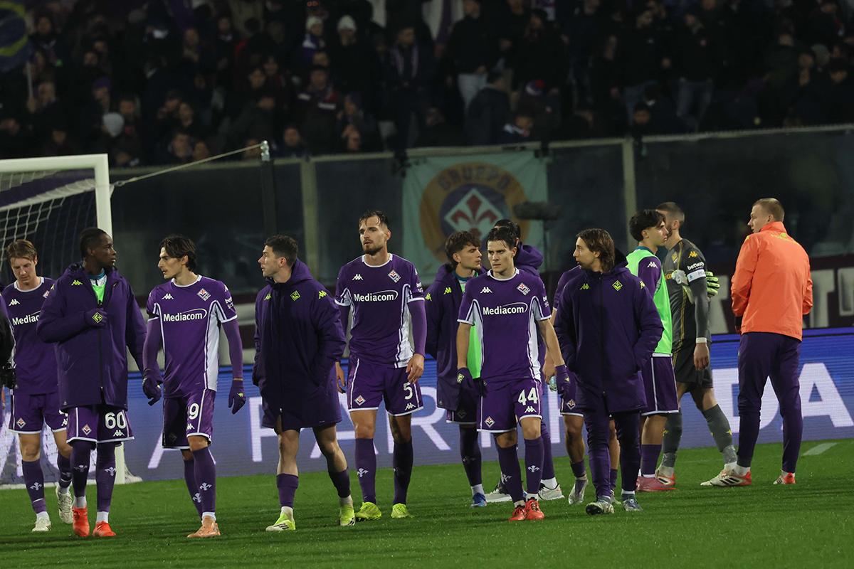 Fiorentina, col Cagliari una sconfitta che vale doppio: ennesimo scontro diretto perso. La strada per la salvezza resta impervia