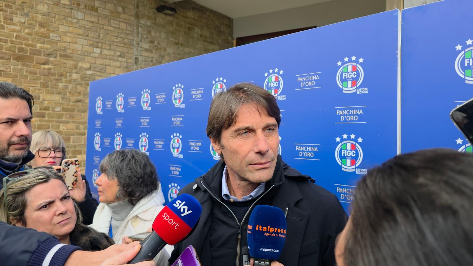 Antonio Conte vince la Panchina d'oro. Gasperini secondo, Fabregas terzo