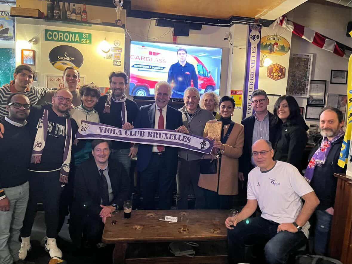 Giani ieri ospite del Viola Club Bruxelles per vedere il derby Fiorentina-Pisa