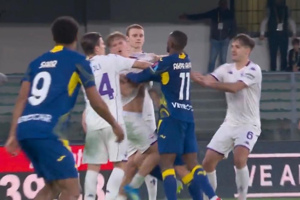 Verona-Fiorentina, scintille tra  Gudmundsson e Suslov: espulsi entrambi