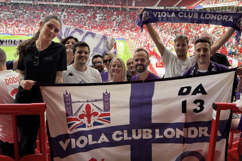 Viaggio nel Viola Club Londra, pronto ad accogliere la Fiorentina: «Grande emozione. Un sogno avere qui i tifosi viola»