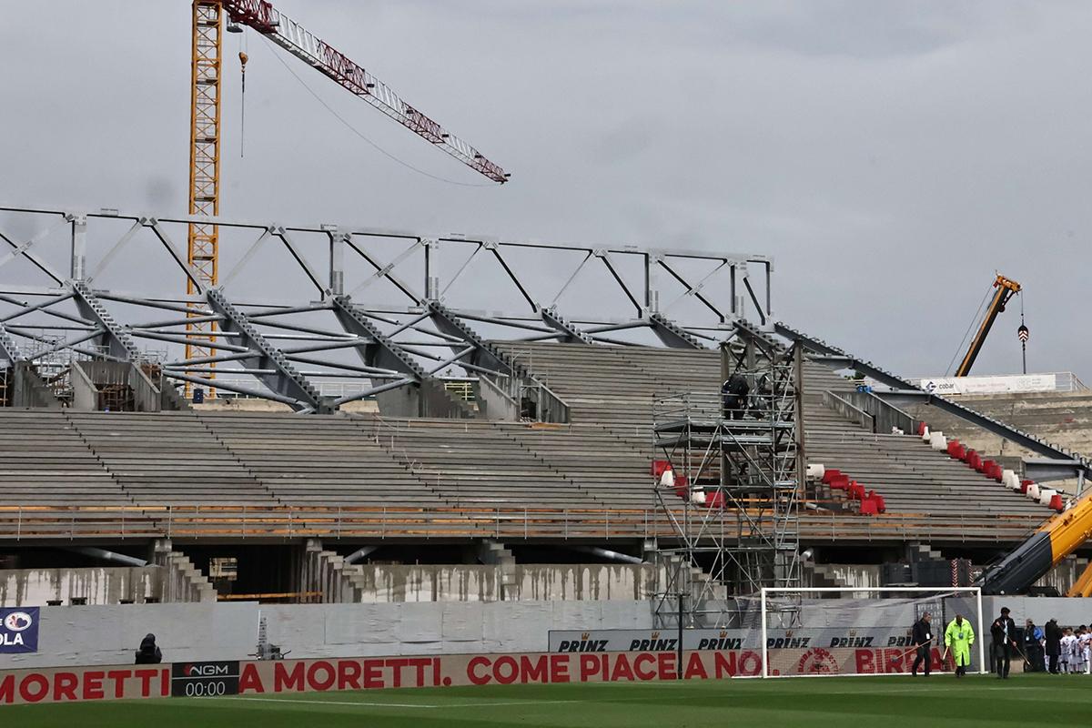 La Nazione - Franchi, le richieste della Fiorentina: concessione lunga 90 anni. Ballano altri 30 mil...