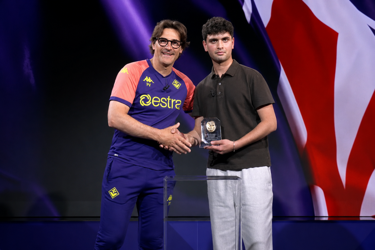 Festival ‘Il Magnifico', premiato Vanoli per il gol che valse l’ultimo trofeo: «Un orgoglio rappresentare la Fiorentina, ieri e oggi»