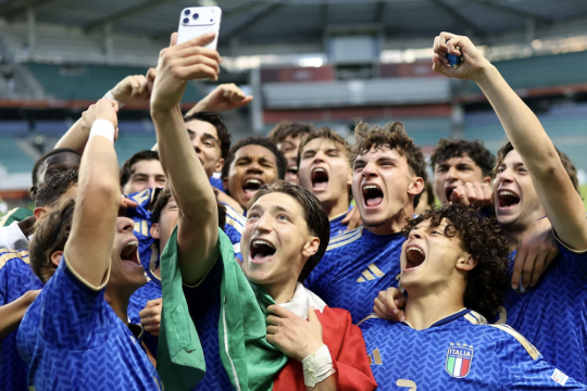 Europeo Under 17, Italia campione ai calci di rigore. Croci in campo un'ora
