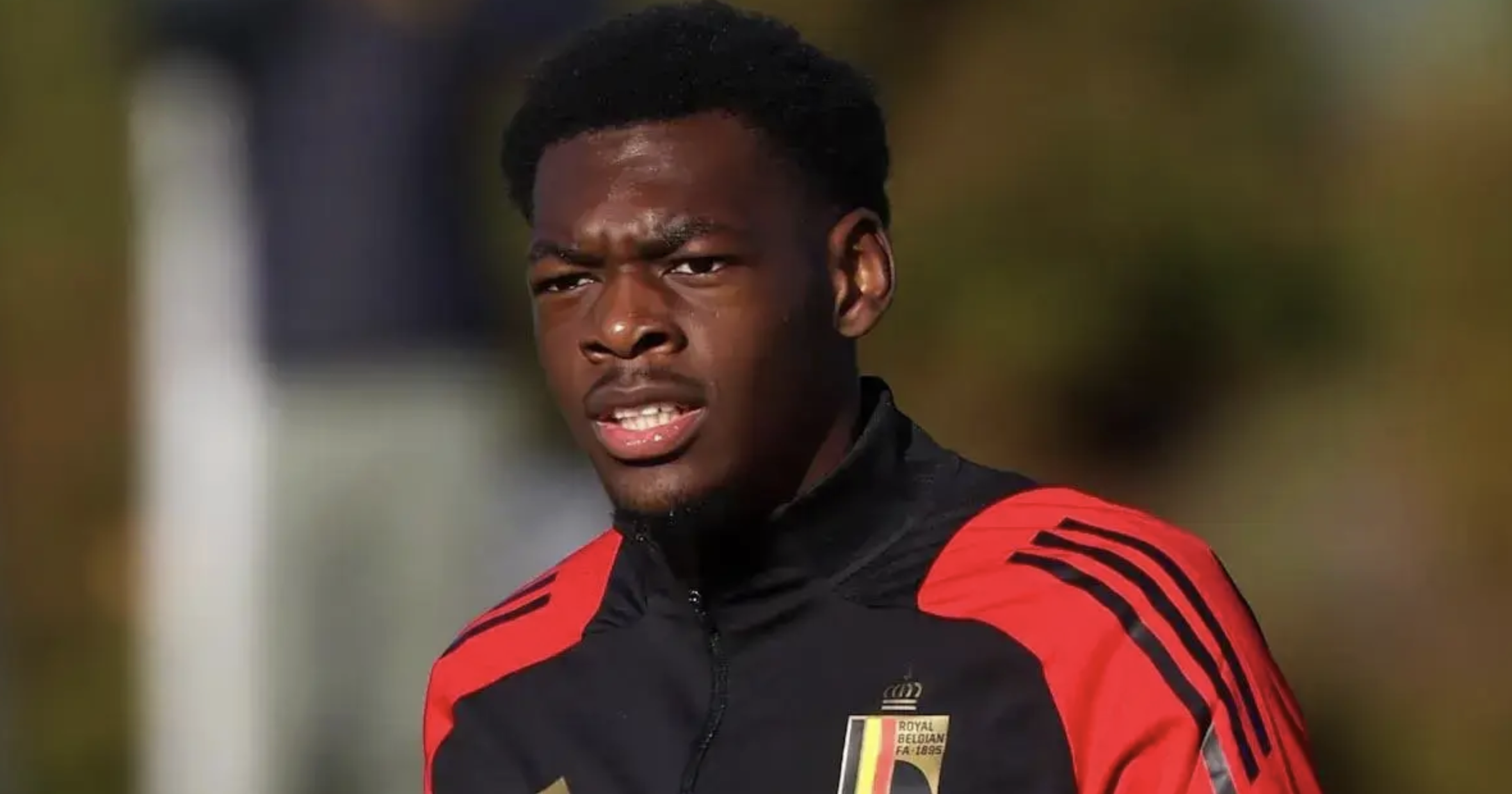 Fiorentina e Como su un 18enne dello Standard Liegi: chi è Renè Mitongo