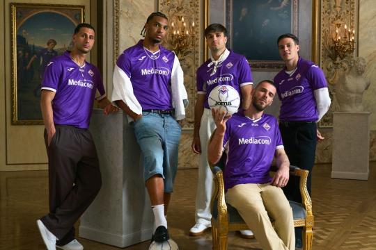 Nazione – Storia e sobrietà, le nuove maglie convincono i tifosi