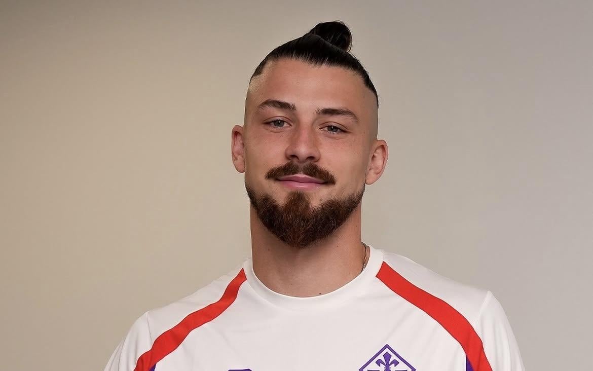 Gudmundsson accoglie Dragusin via social: «Benvenuto fratello»