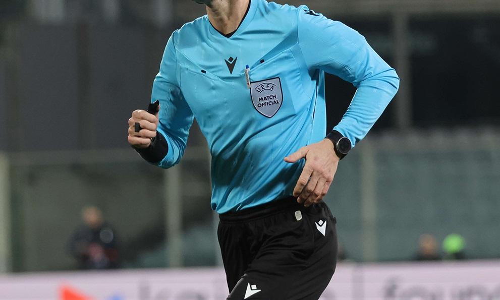 Lutto nel mondo del calcio: è scomparso l'arbitro Dieperink, Var in Crystal Palace-Fiorentina