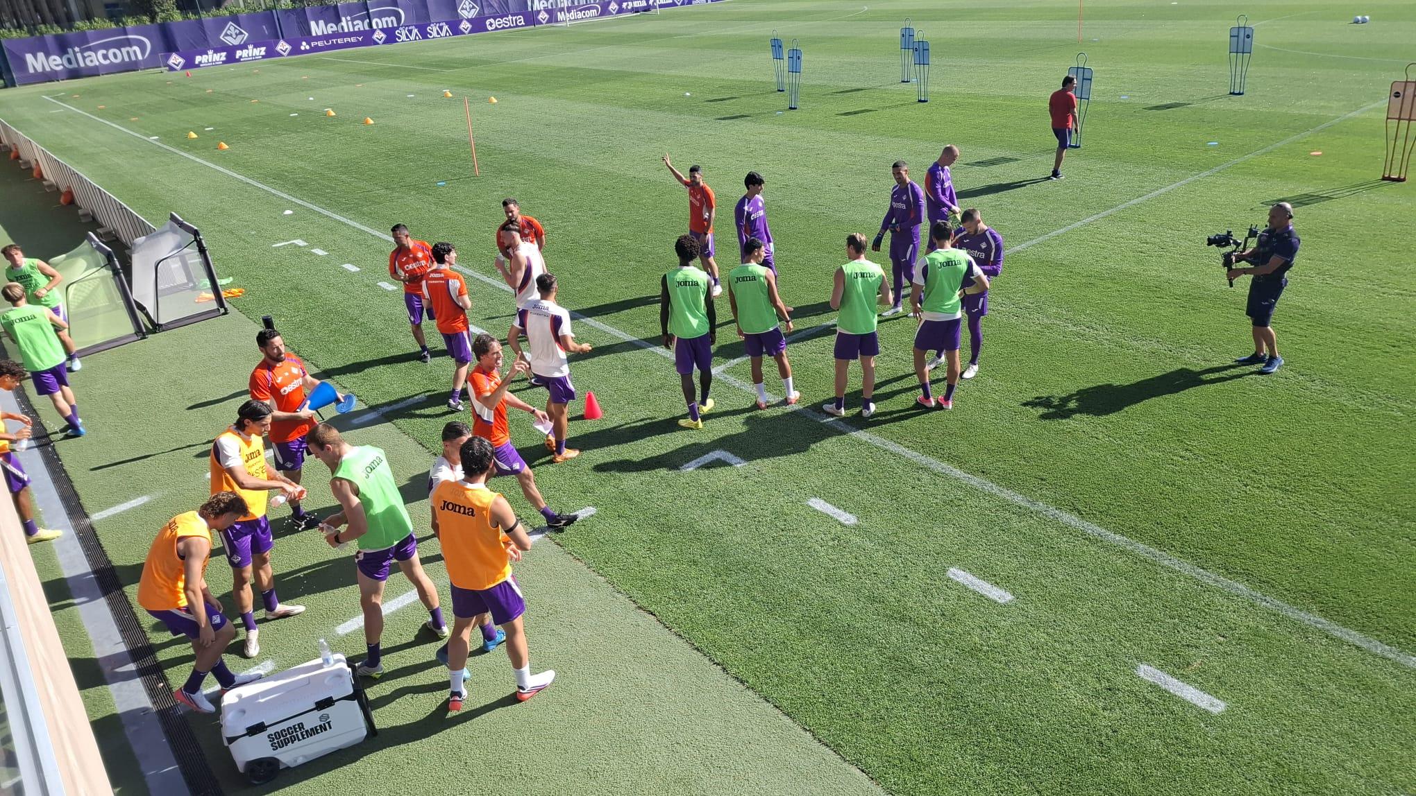 LIVE – Secondo giorno di allenamento a porte aperte al Viola Park. Assente Jimenez