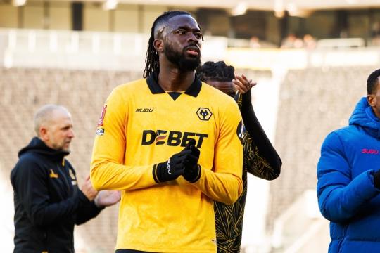 Ex obiettivi: Arokodare costringe i Wolves ad annullare l'allenamento e rafforzare la sicurezza