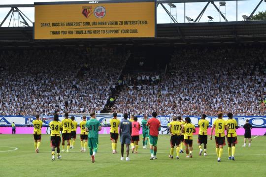Il Watford si prepara per la Fiorentina: 3-0 all'Hansa Rostock. Bove titolare