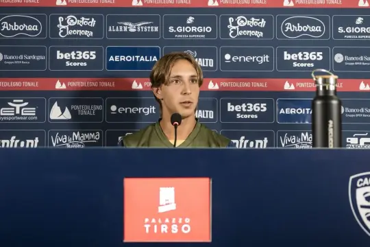 Cagliari, Fazzini si presenta: «La mia voglia di riscatto è altissima. Ho fatto la scelta giusta»