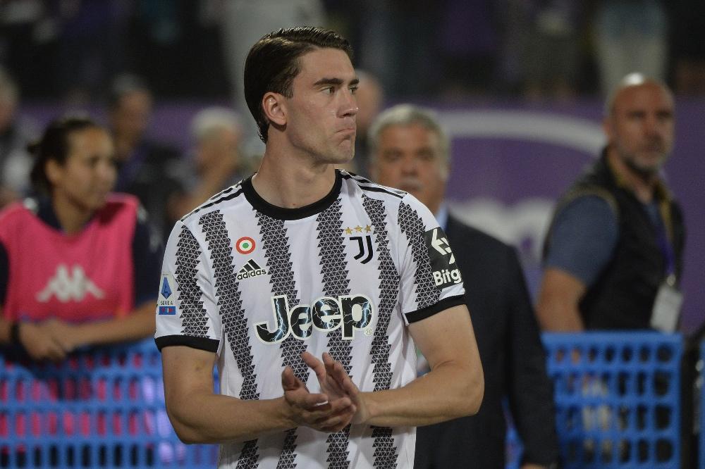 Tuttosport – Vlahovic più no che sì dal 1’. Ieri lavoro solo parziale
