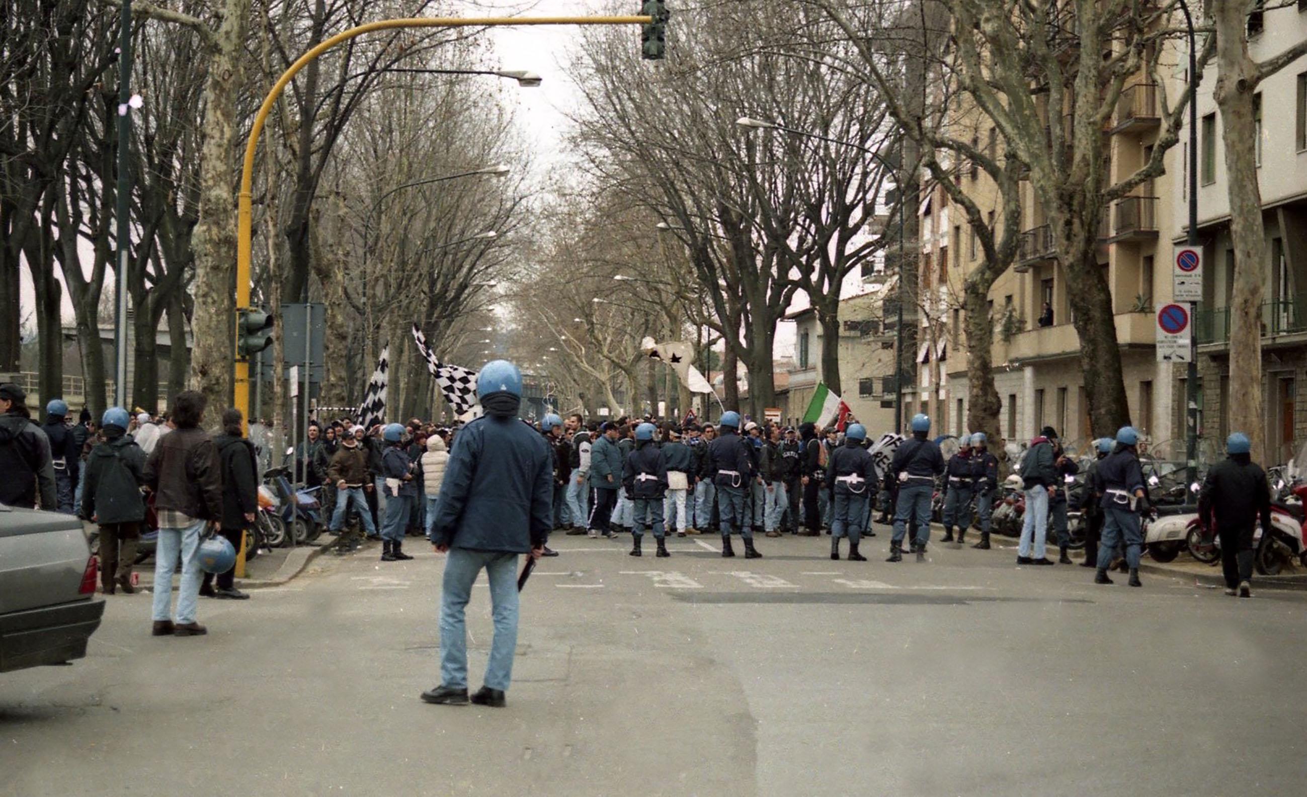 La Nazione - A Firenze tremila greci. Mille senza biglietto. Allarme sicurezza