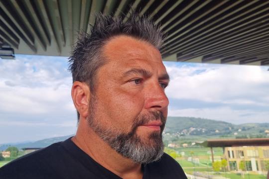 Frey: «Indossare la maglia della Fiorentina è un privilegio. Chi non se la sente si faccia da parte»