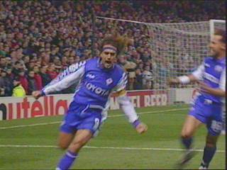27 ottobre 1999, gli eroi di Wembley cancellano l'Arsenal... (VIDEO)