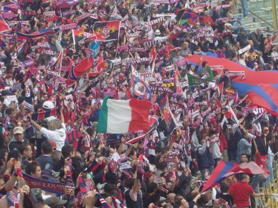 Bologna-Napoli, tensioni tra tifosi rossoblu e polizia prima del match