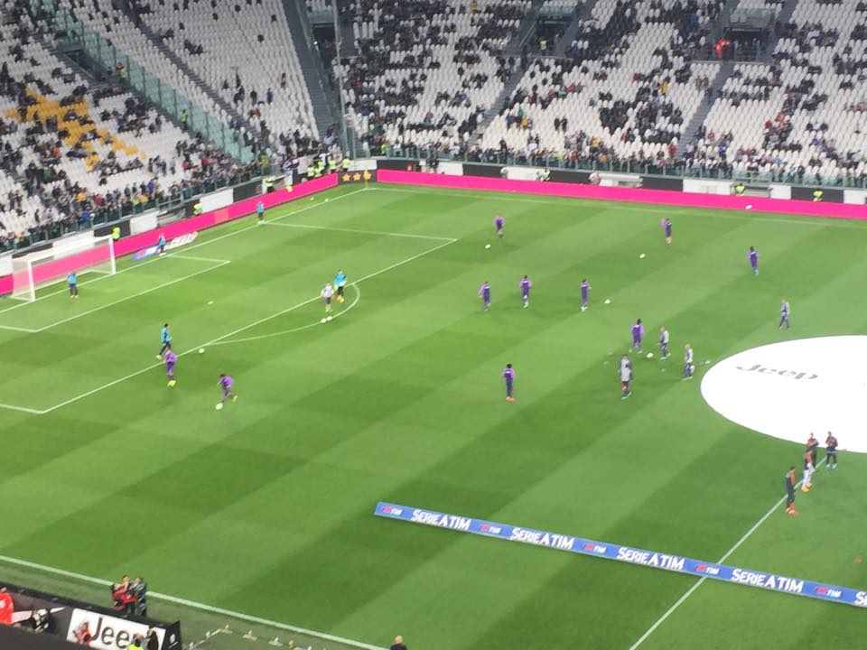 I giocatori del Milan scrivono 'ladri' sugli scudetti della Juventus