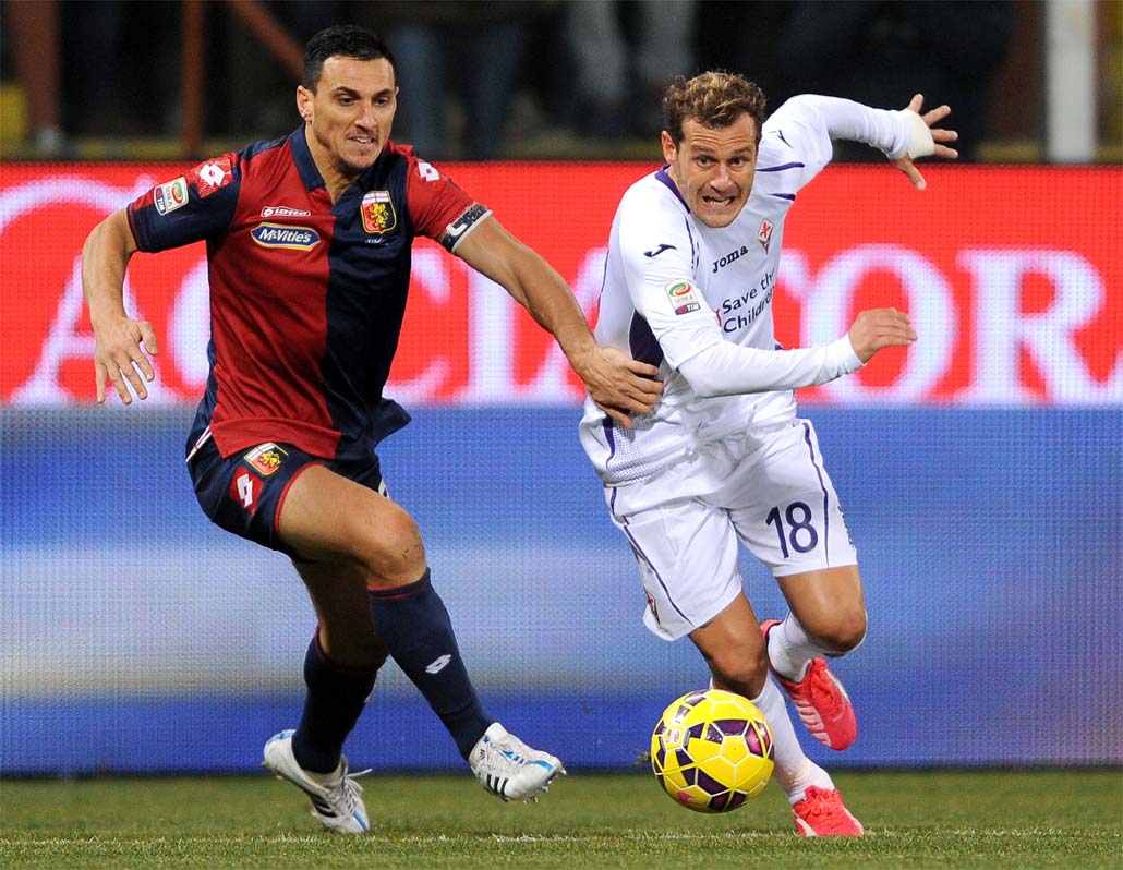 Genoa contestato: ultima vittoria con i viola. Burdisso ai tifosi: "Calma"
