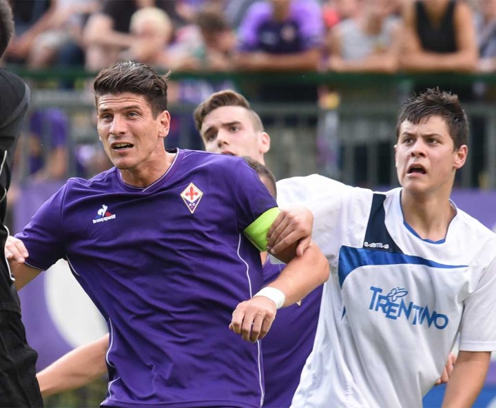 Gomez prova a tornare 'SuperMario': tripletta in 7' con il Leverkusen, 6° gol di fila (VIDEO)