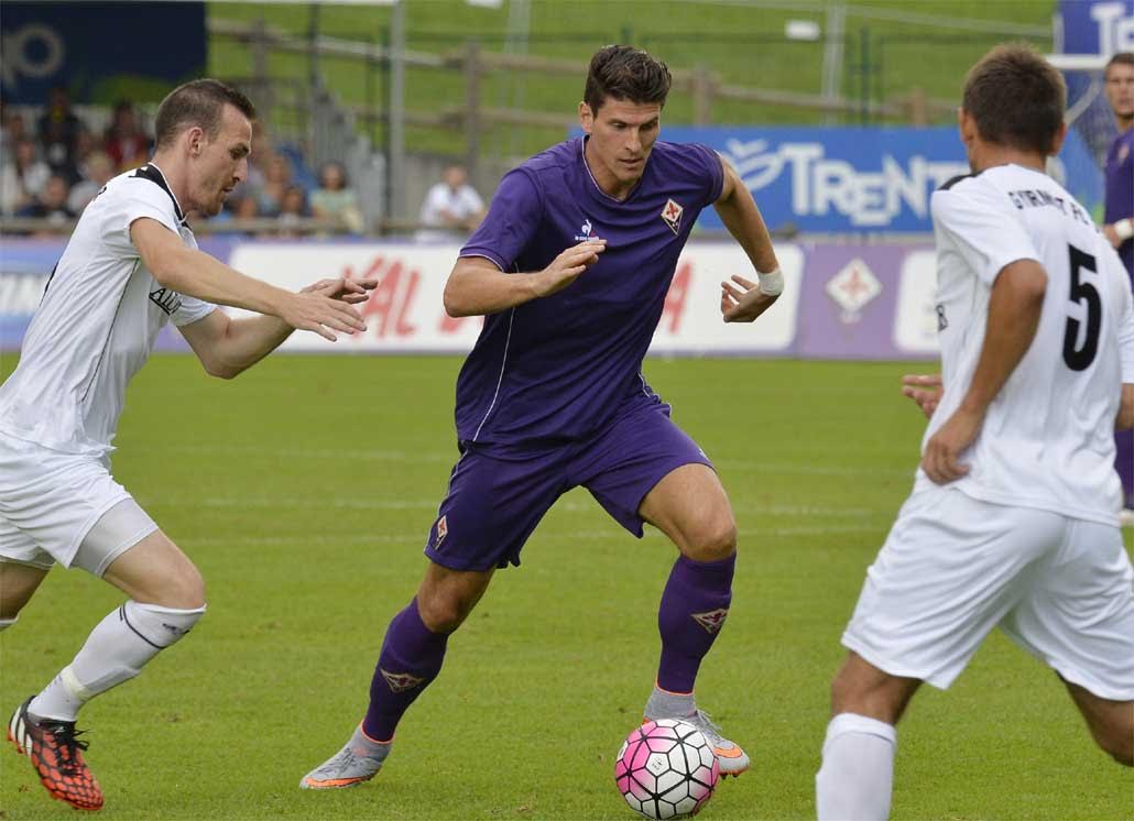 Fiorentina, dal 31 luglio mini tournée in Germania: sfida a Mario Gomez
