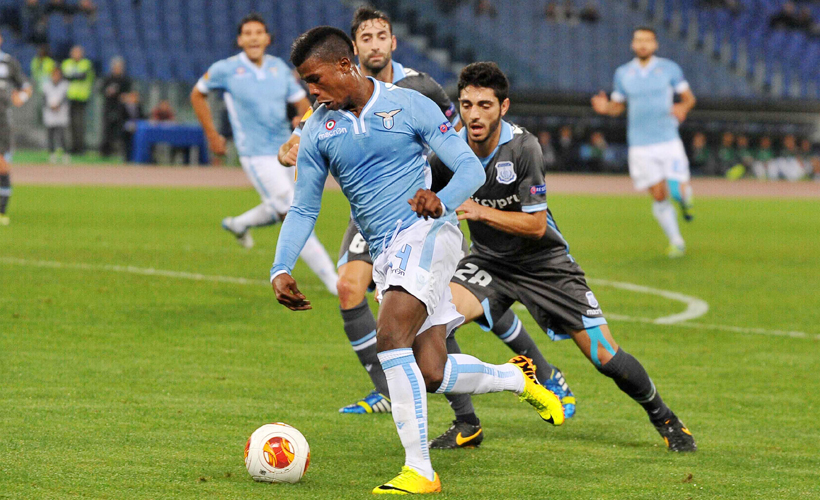 Serie A, il derby della capitale va ai biancocelesti: 3-1 Lazio sulla Roma