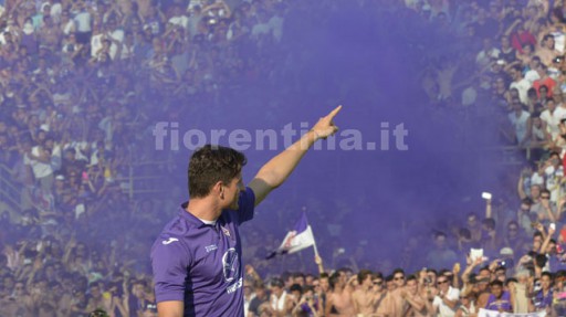 Presentazione Mario Gomez in viola