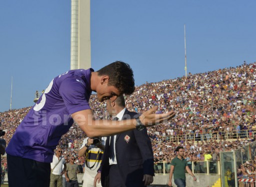 Presentazione Mario Gomez in viola