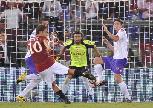 Serie A, Roma 2° col brivido: 3-2 al 90' contro il Genoa. Napoli ok