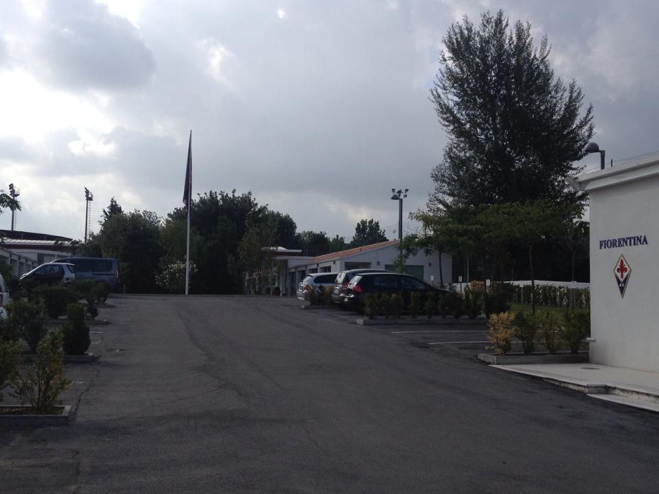 Centro sportivo, visita del giovanissimo Luiz Fernando insieme al procuratore