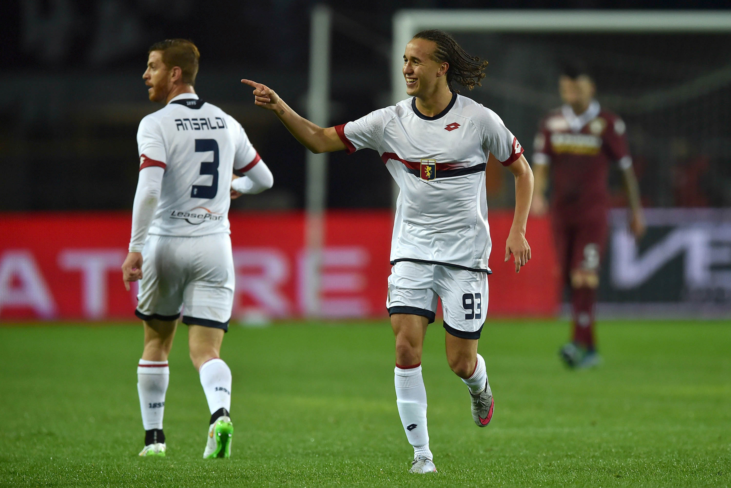Se parte Biraghi può arrivare Laxalt. Su di lui Fiorentina e offerte dalla Turchia