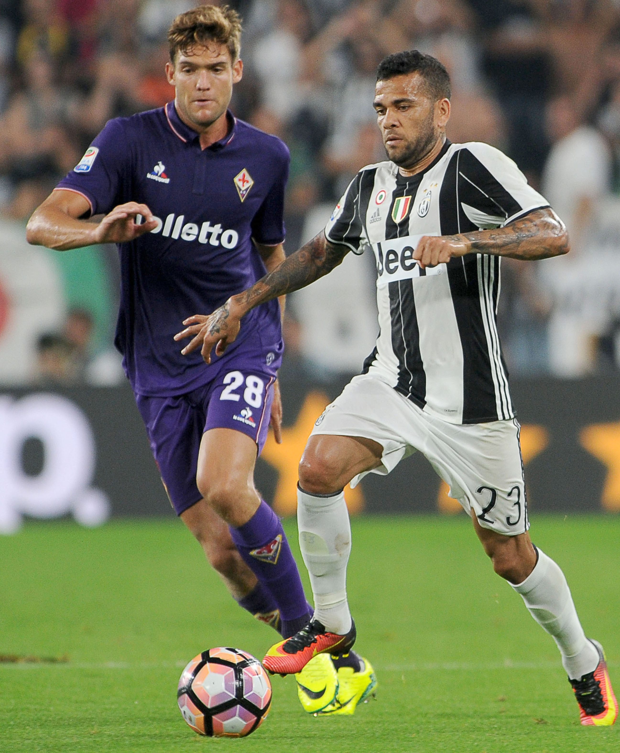 Dani Alves su Astori: "Non turbato, muoiono tanti bambini... Addolorati per la famiglia, ma sinceramente non lo conoscevo"