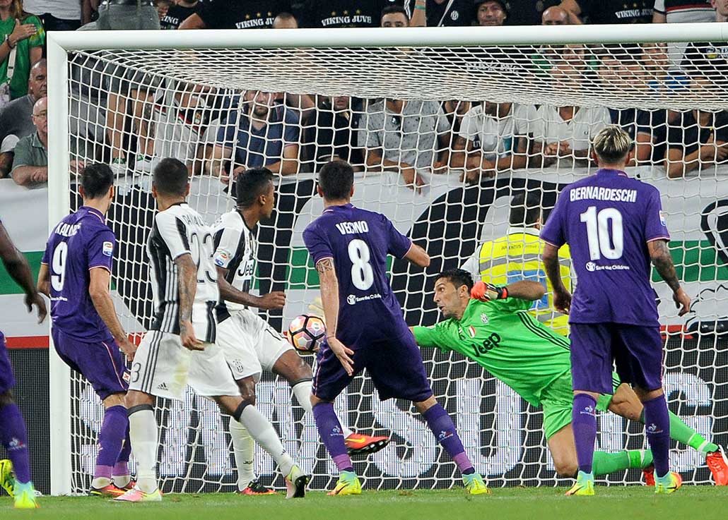 Pjanic: “Basta parlare di errori arbitrali. Stiamo dando l’esempio senza fare mai polemiche”