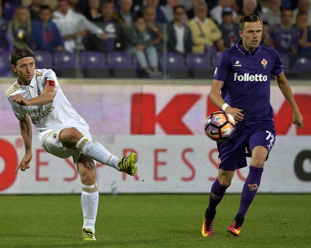Milan in emergenza a centrocampo ma l'ex Montolivo resta in panchina