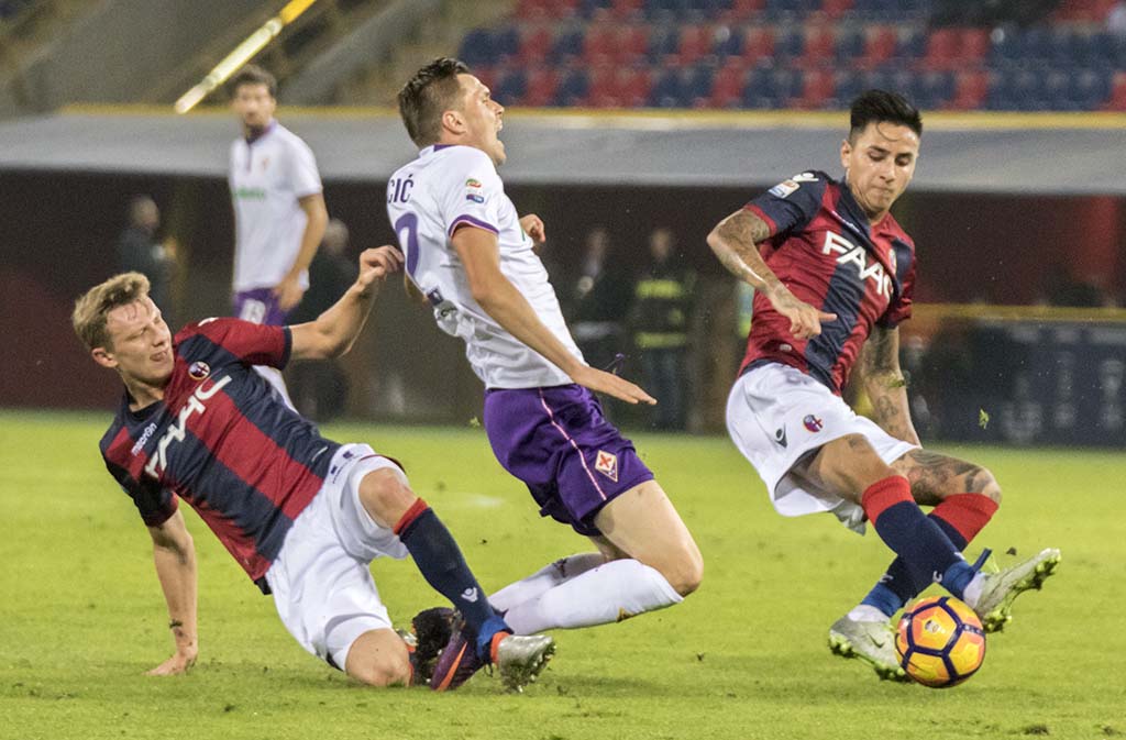 Timido e tosto, tra rossi e risse. Erik Pulgar, carattere forte per la mediana viola