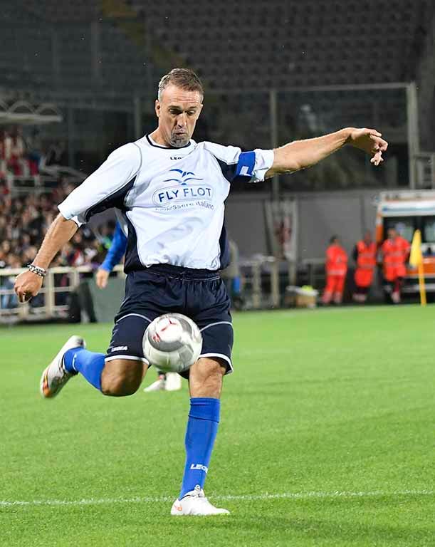 Sanremo, il messaggio di Batistuta per Masini. Vince Gabbani, da Carrara come Berna