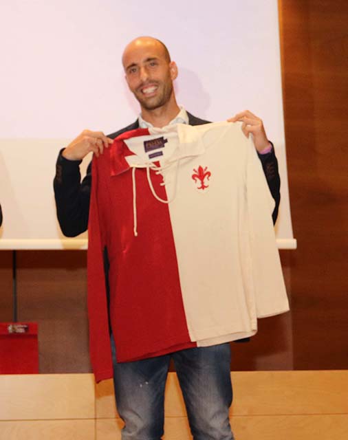 Lui e Firenze. Perché è così dura lasciar partire il 'sindaco' Borja Valero