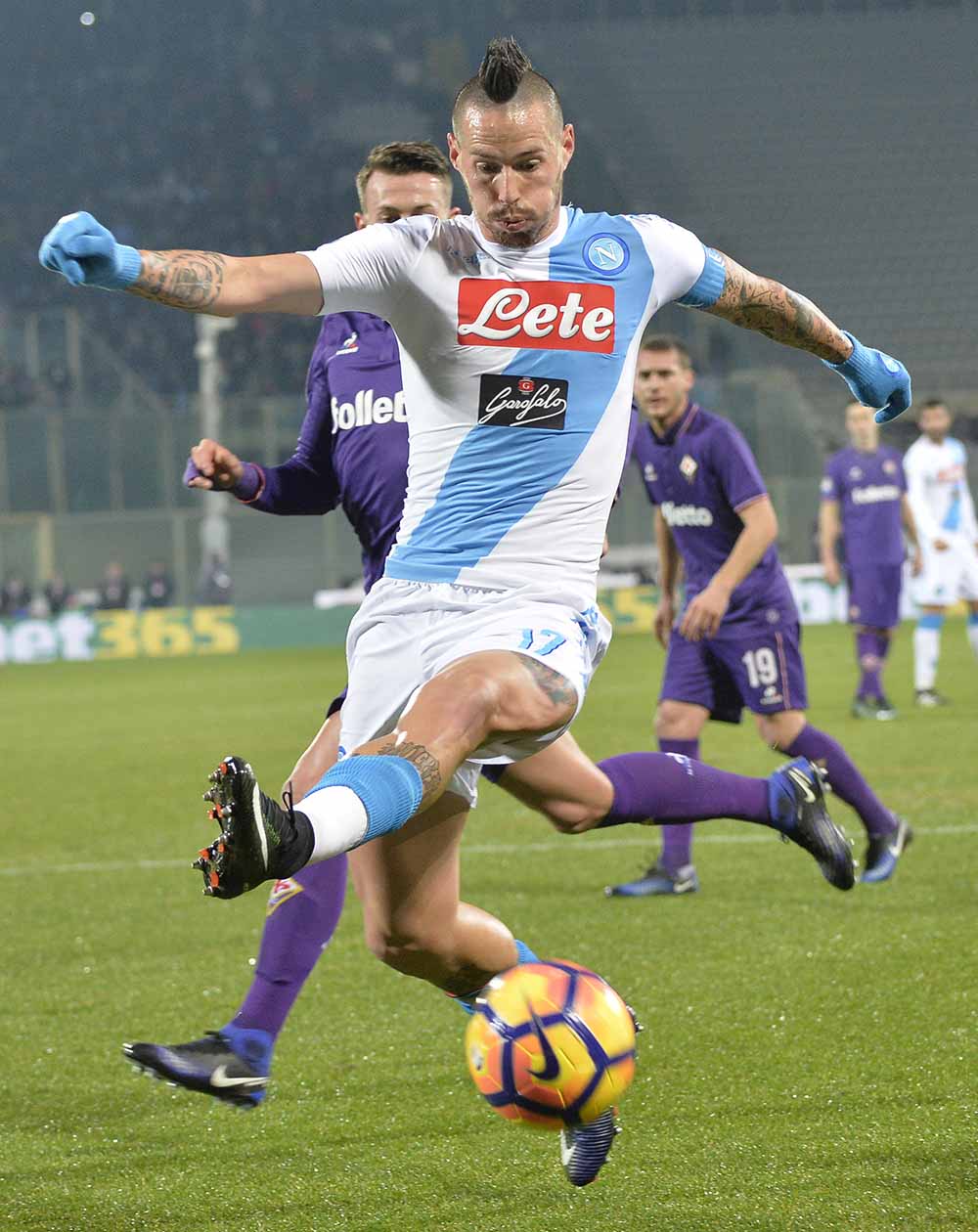 Serie A, a Khedira risponde Hamsik: Napoli-Juve finisce 1-1