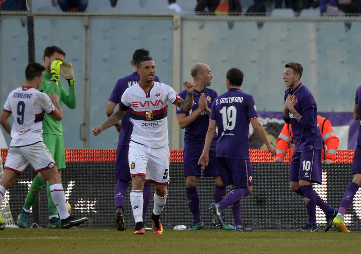 FIORENTINA-GENOA 29-01-2017. FEDERICO BERNARDESCHI INCREDULO PER L'ESPULSIONE. GALASSI SILVANO