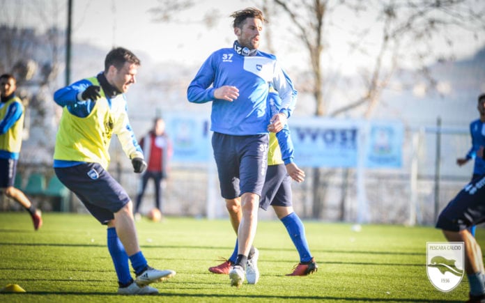 Qui Pescara, vittoria in amichevole per 3-0 sotto la neve