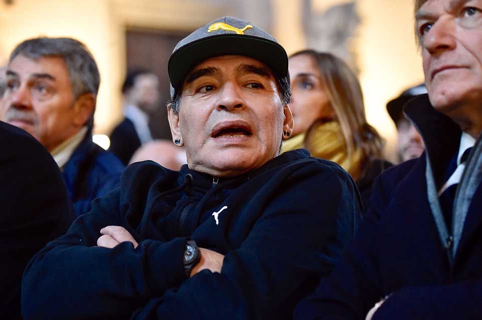 Maradona nelle prossime ore verrà operato al cervello