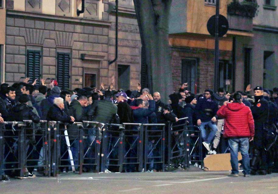 FIORENTINA-BORUSSIA 23-02-2017 CONTESTAZIONE FUORI DAL FRANCHI. GALASSI SILVANO