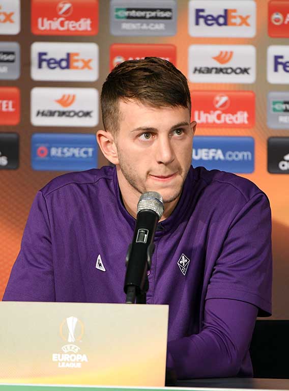 Fiorentina, torta in albergo per il compleanno di Bernardeschi